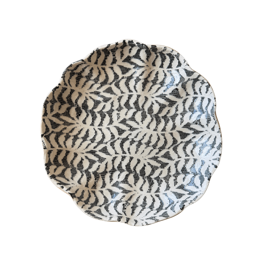 Large Scalloped Bowl / Fern Black