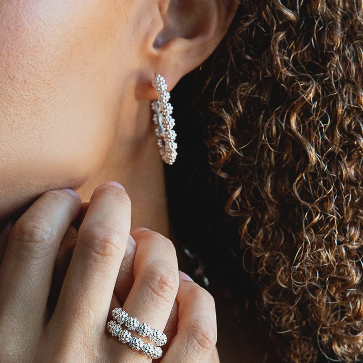 Berry Icon Medium Hoop Earrings / Silver