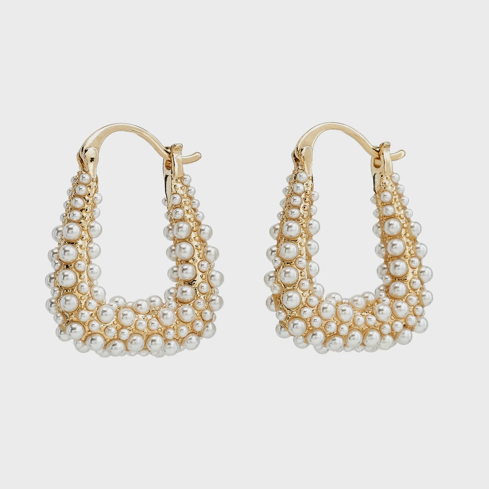 1" Triangle Hoop Pearl Earrings