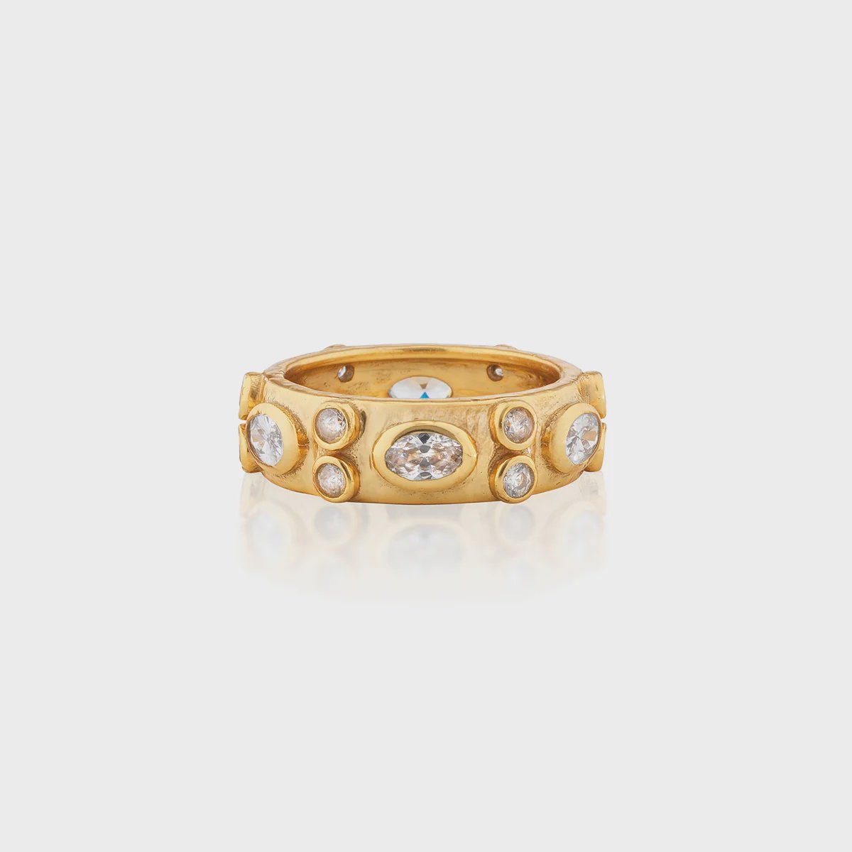 Maharani Hammered Ring / Clear Cubic Zirconia