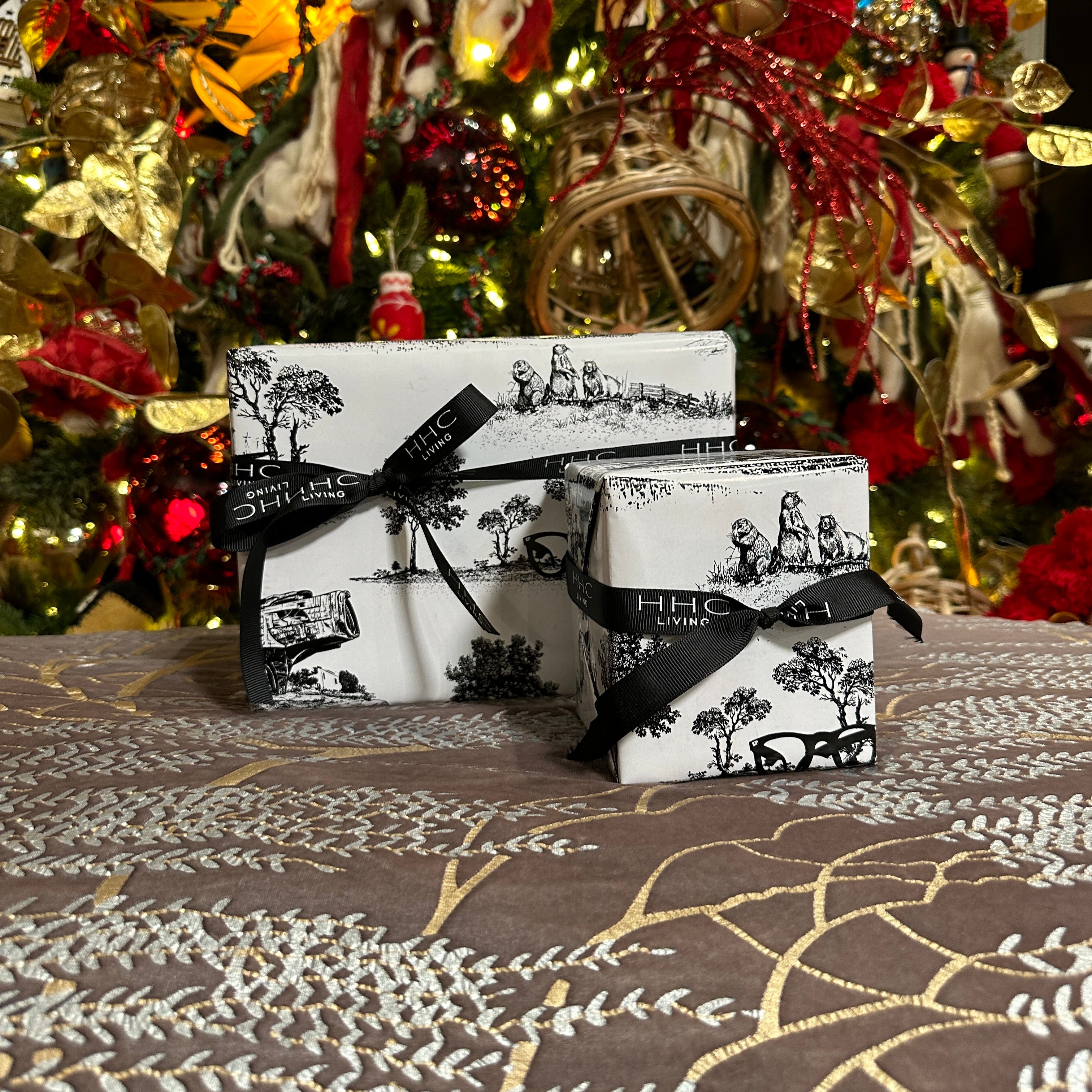The Lubbock Toile™ Wrapping Paper / Black