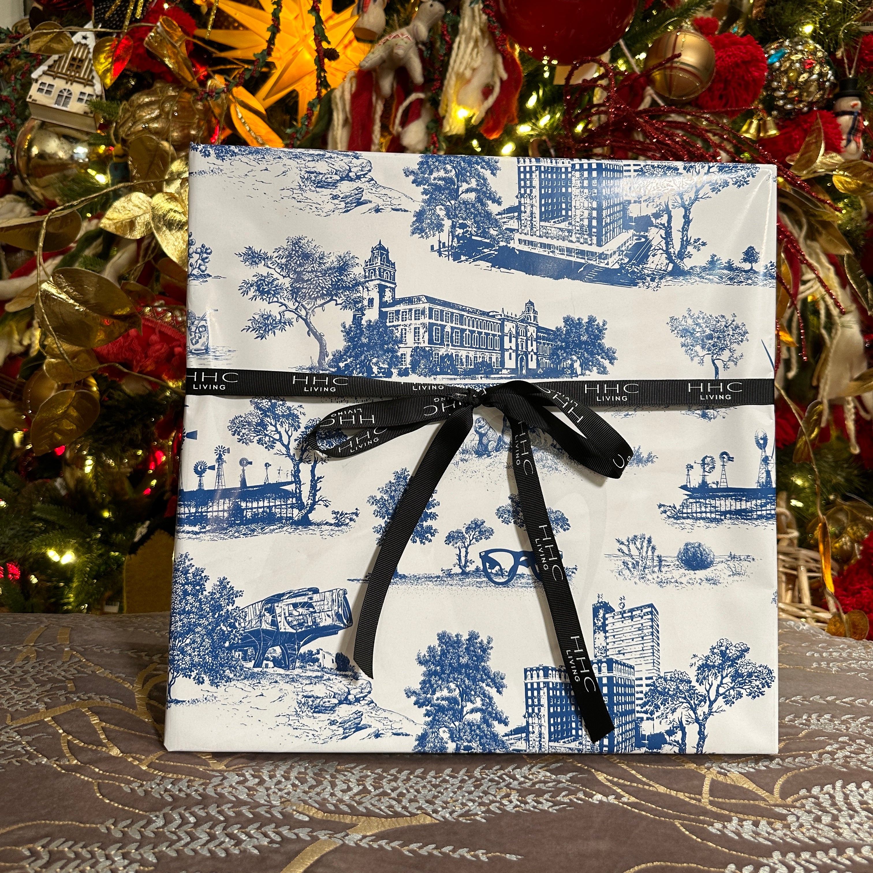 The Lubbock Toile™ Wrapping Paper / Blue