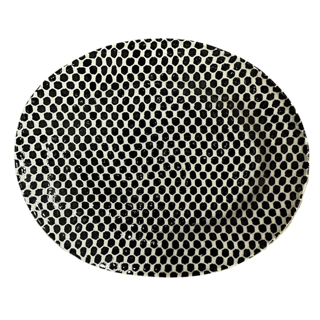 Medium Oval/ Dot Black