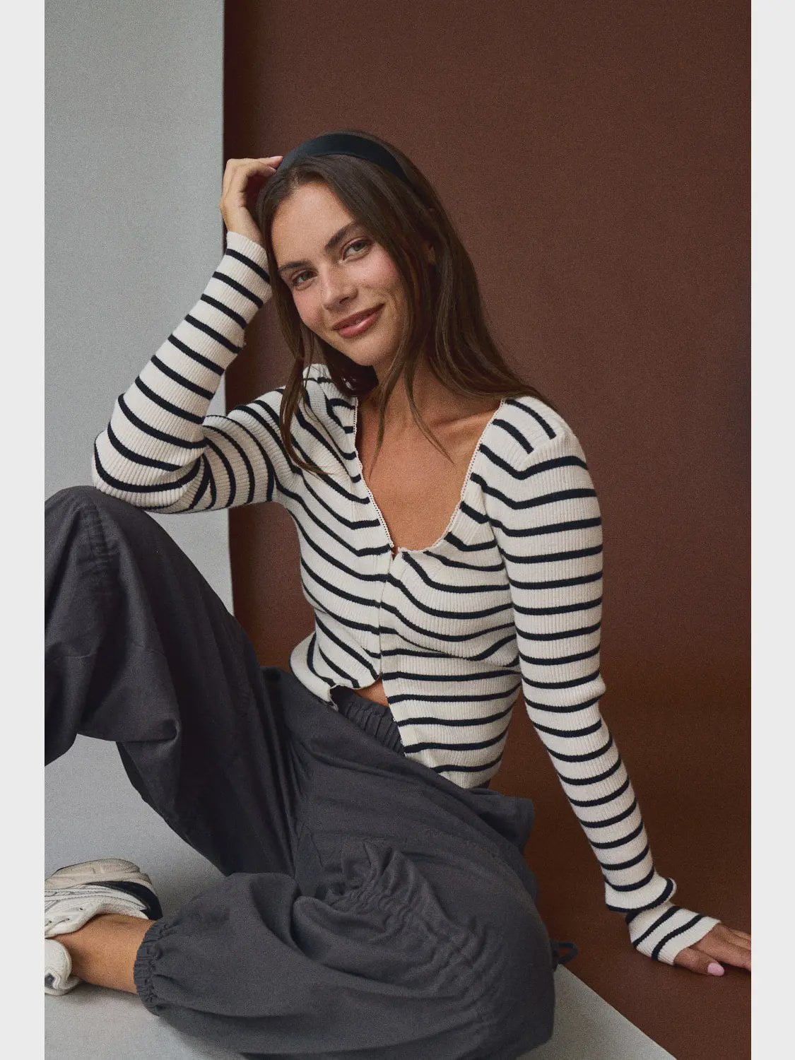 Striped Knit Sweetheart Long Sleeve Top / White Black