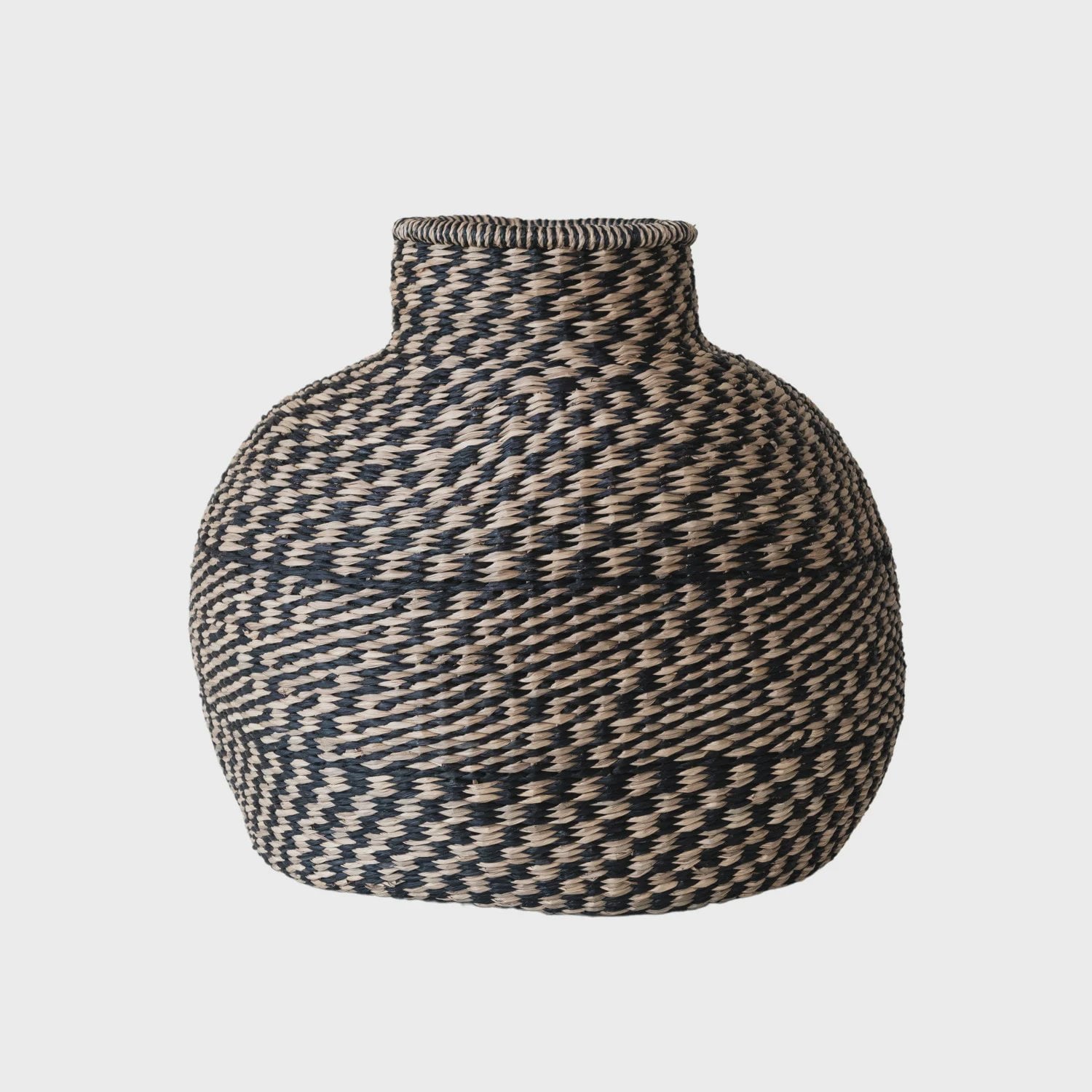 Hand-Woven Seagrass Basket/Vase with Pattern